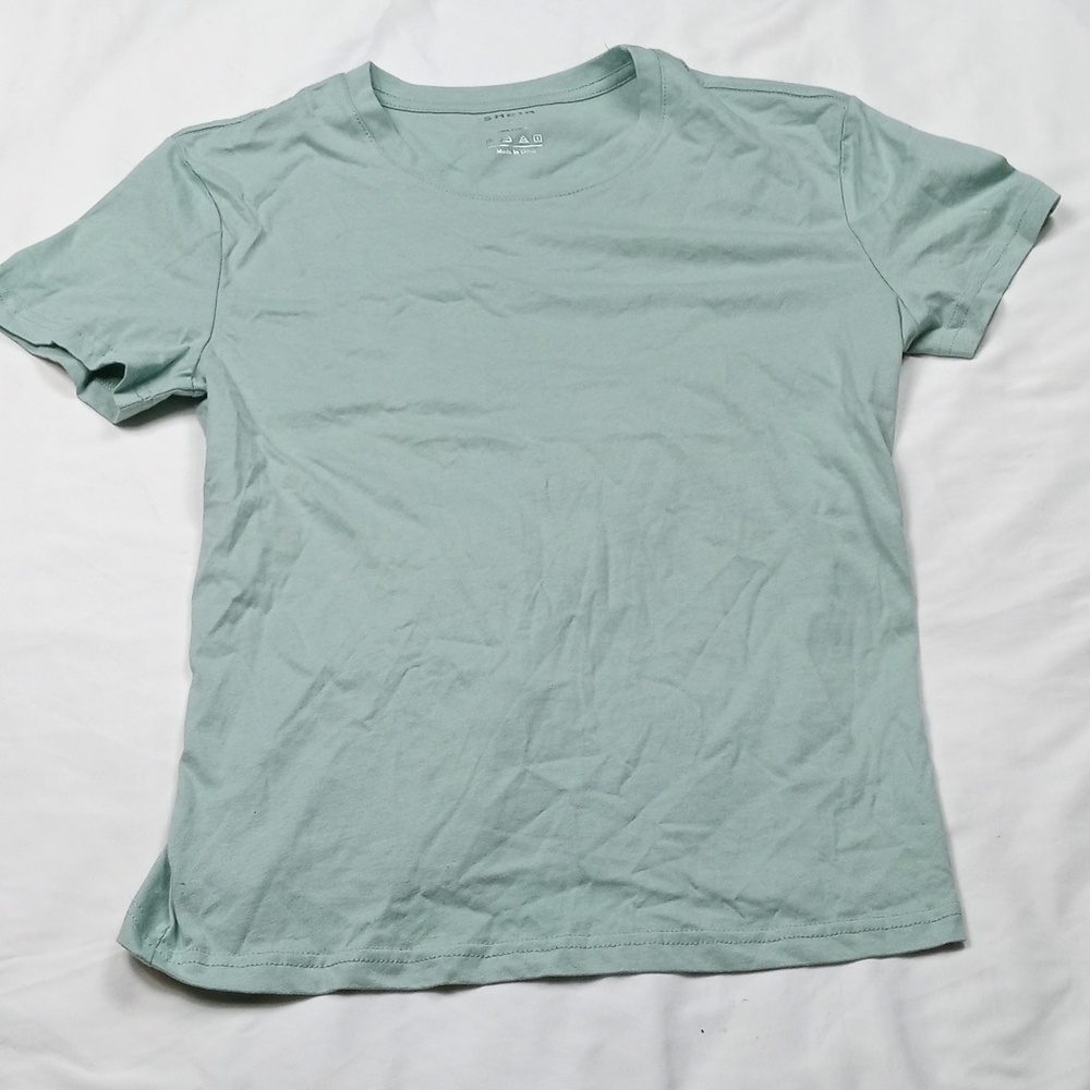 Shein pistachio colored womens t-shirt